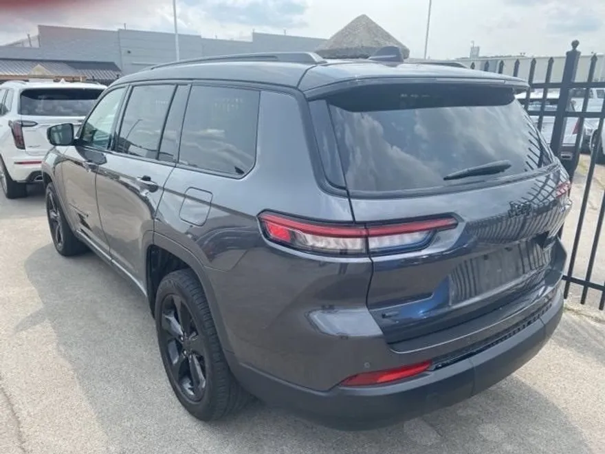 2021 Jeep Grand Cherokee Laredo Altitude photo 1