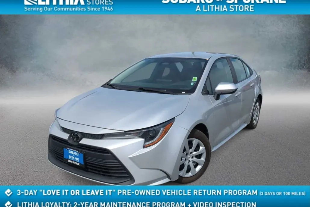 2023 Toyota Corolla LE photo 1