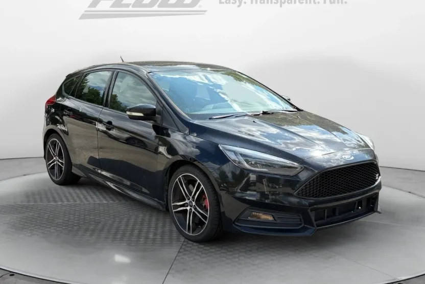 2016 Ford Focus ST photo 1