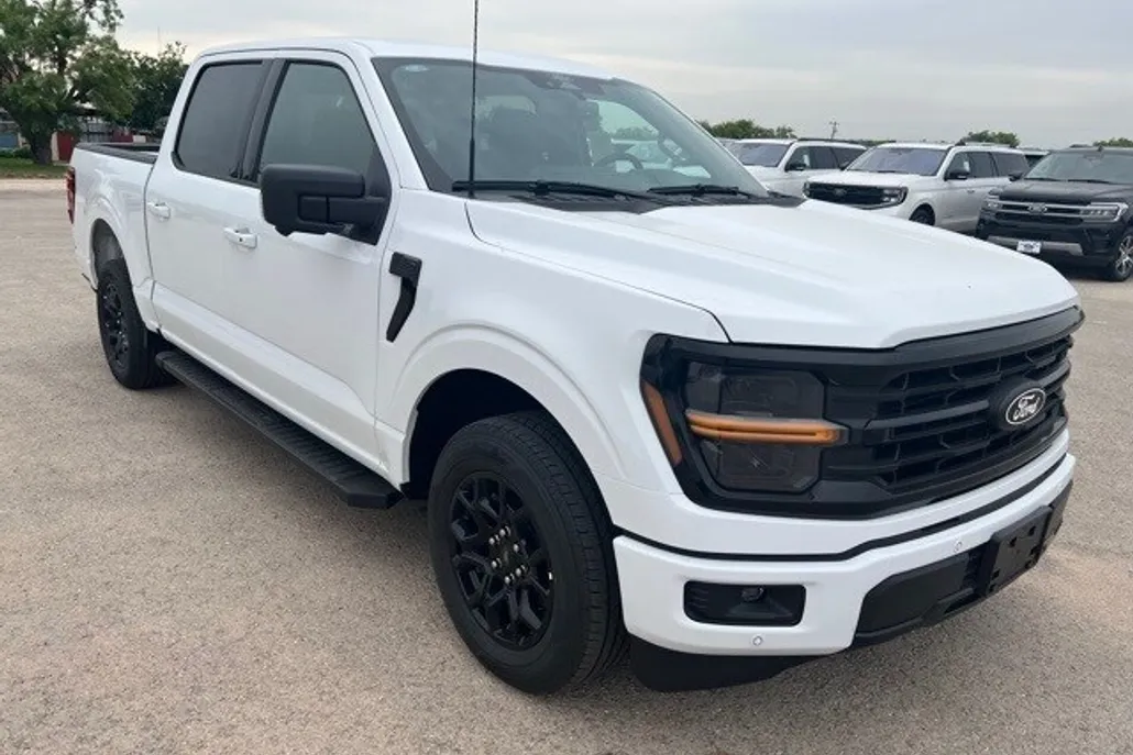 2025 Ford F-150 XLT photo 1