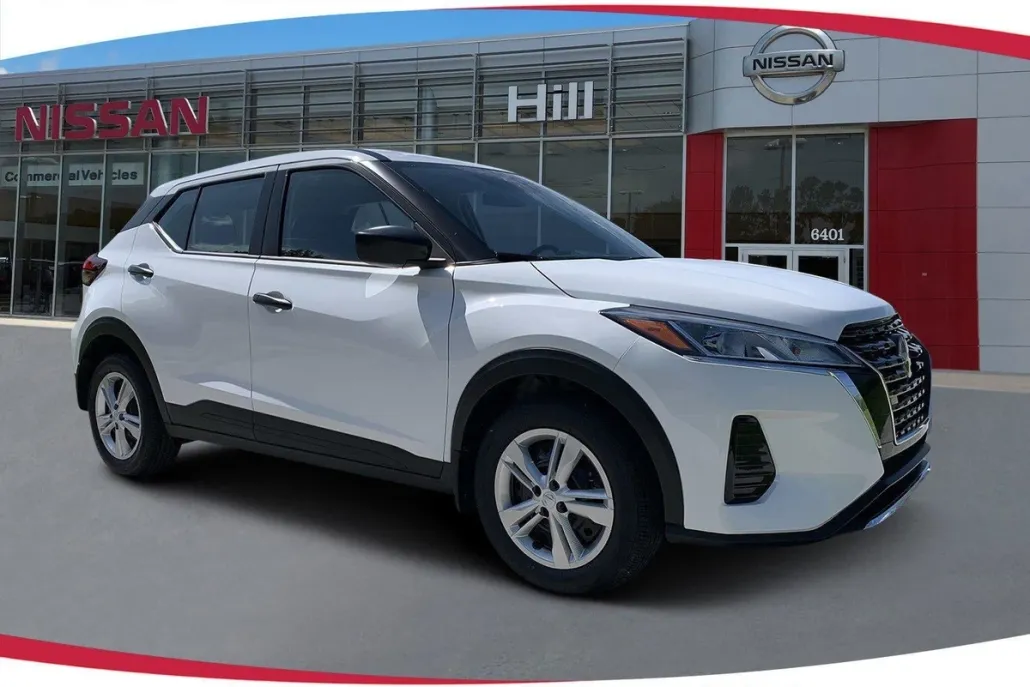 2025 Nissan Kicks Play S photo 1