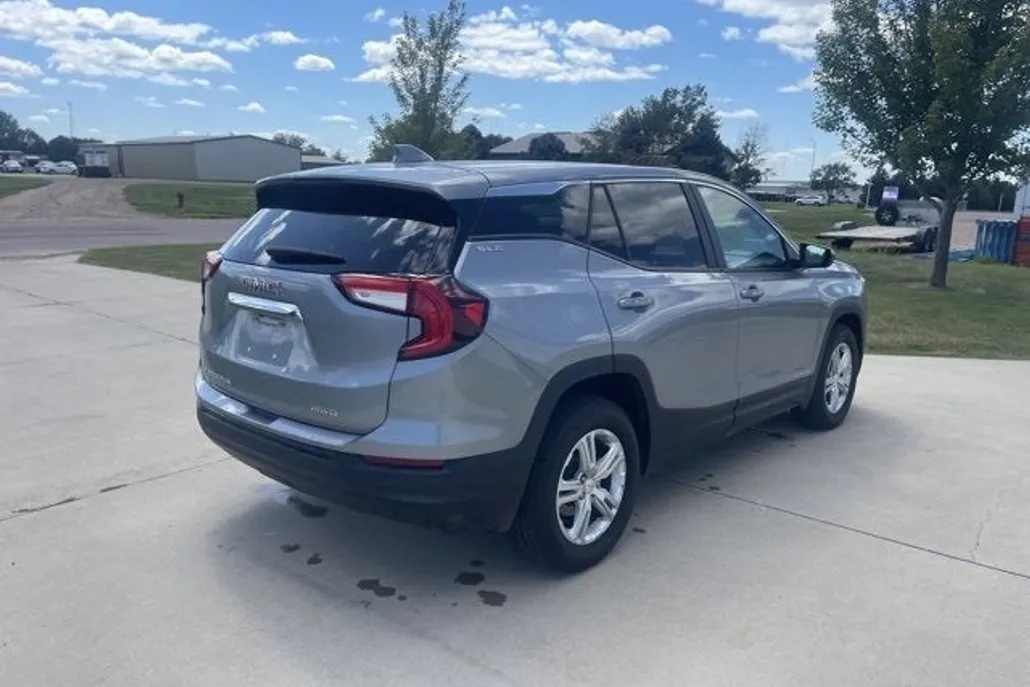 2024 Gmc Terrain SLE photo 1