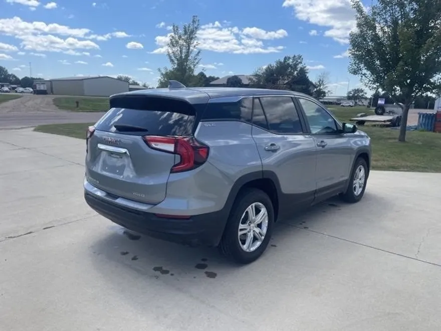2024 Gmc Terrain SLE photo 1