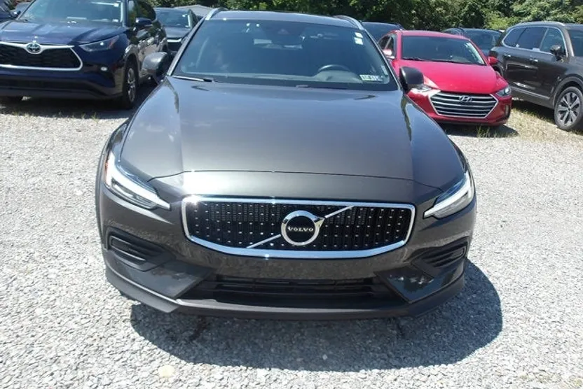 2020 Volvo V60 Cross Country T5 AWD photo 1
