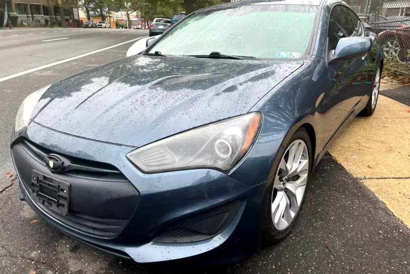 2013 Hyundai Genesis Coupe 2.0T Premium photo 1