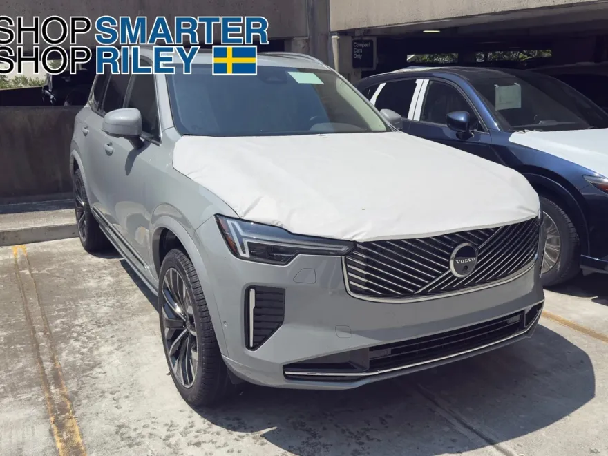 2026 Volvo XC90 Plus photo 1