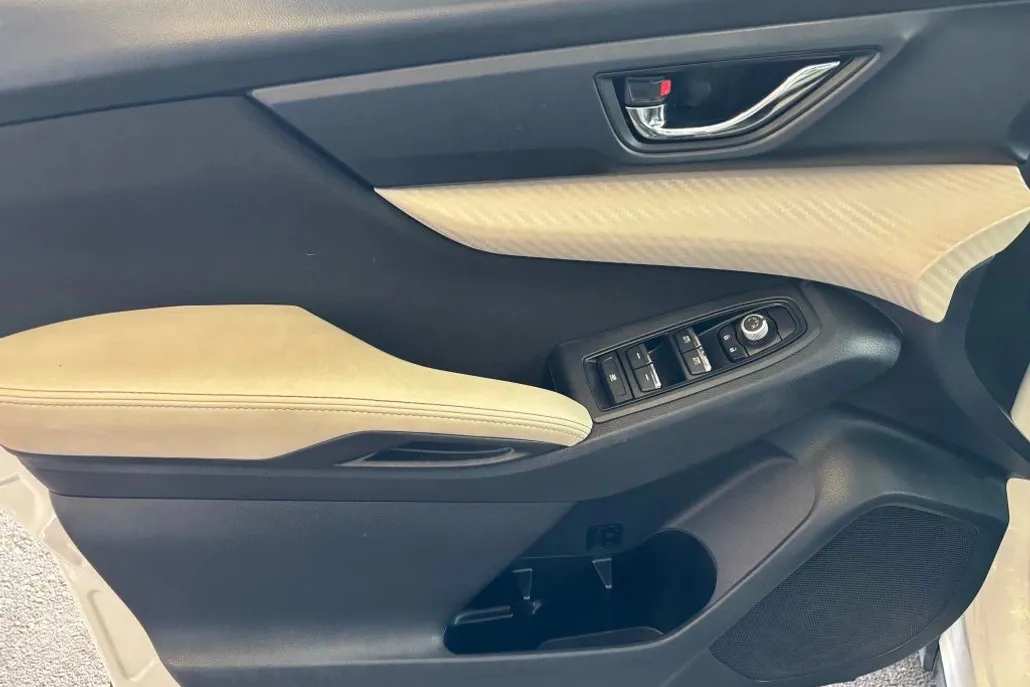 2019 Subaru Ascent Premium photo 1