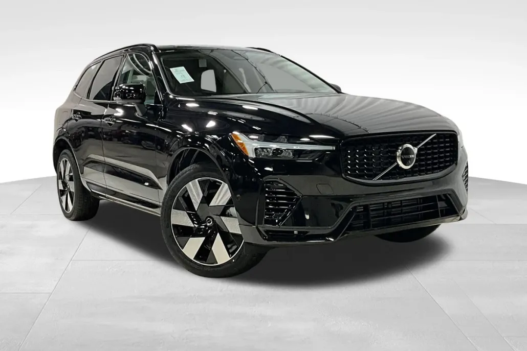 2025 Volvo XC60 Hybrid T8 Plus photo 1