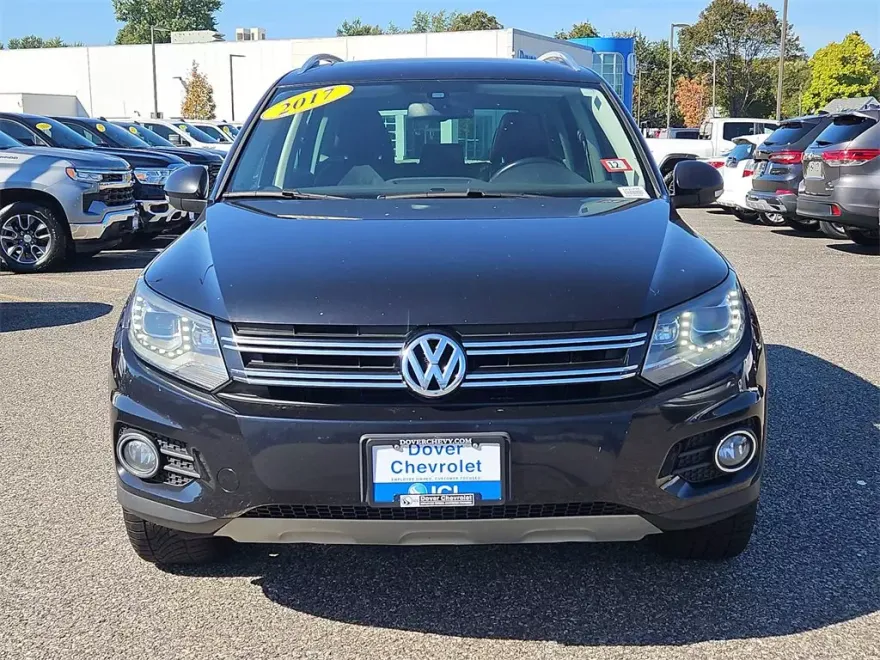2017 Volkswagen Tiguan Sport photo 1