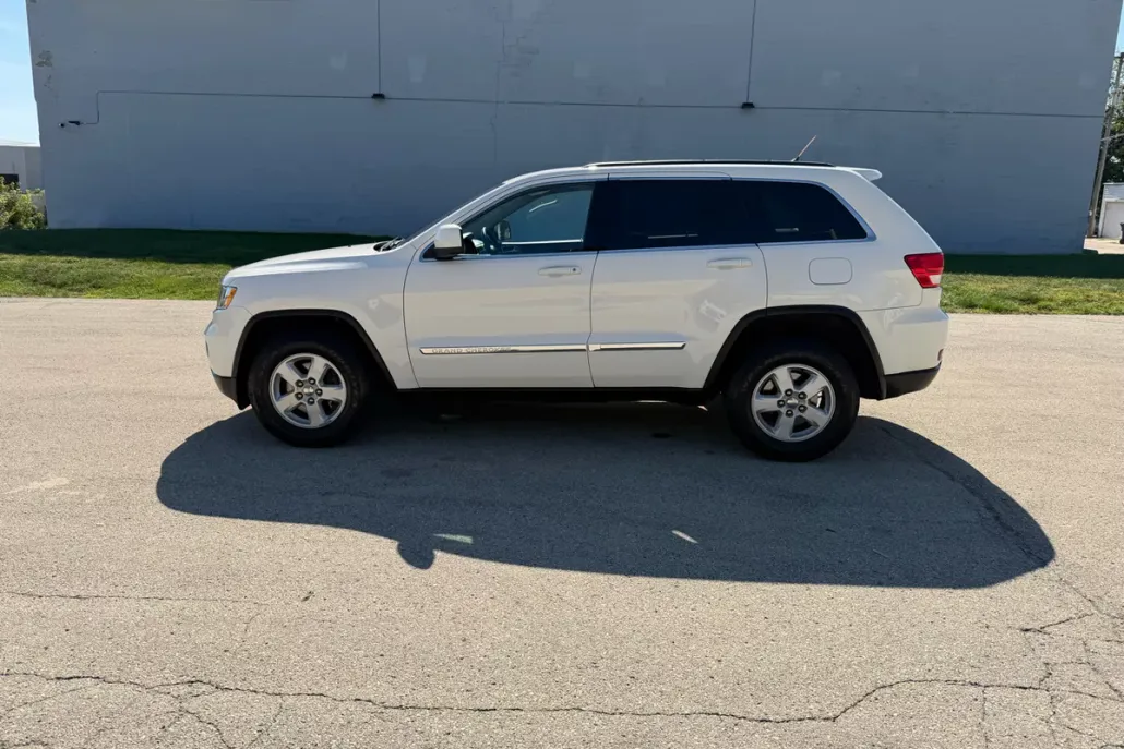 2012 Jeep Grand Cherokee Laredo photo 1