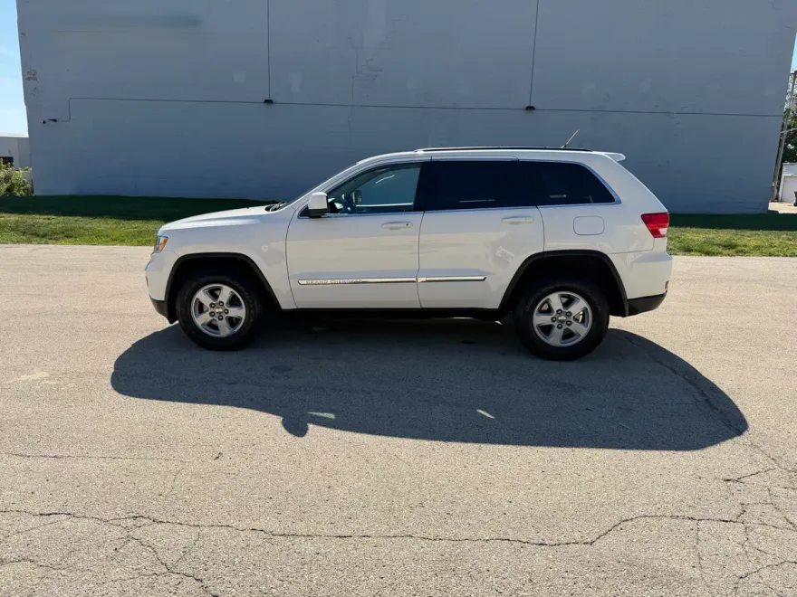 2012 Jeep Grand Cherokee Laredo photo 1