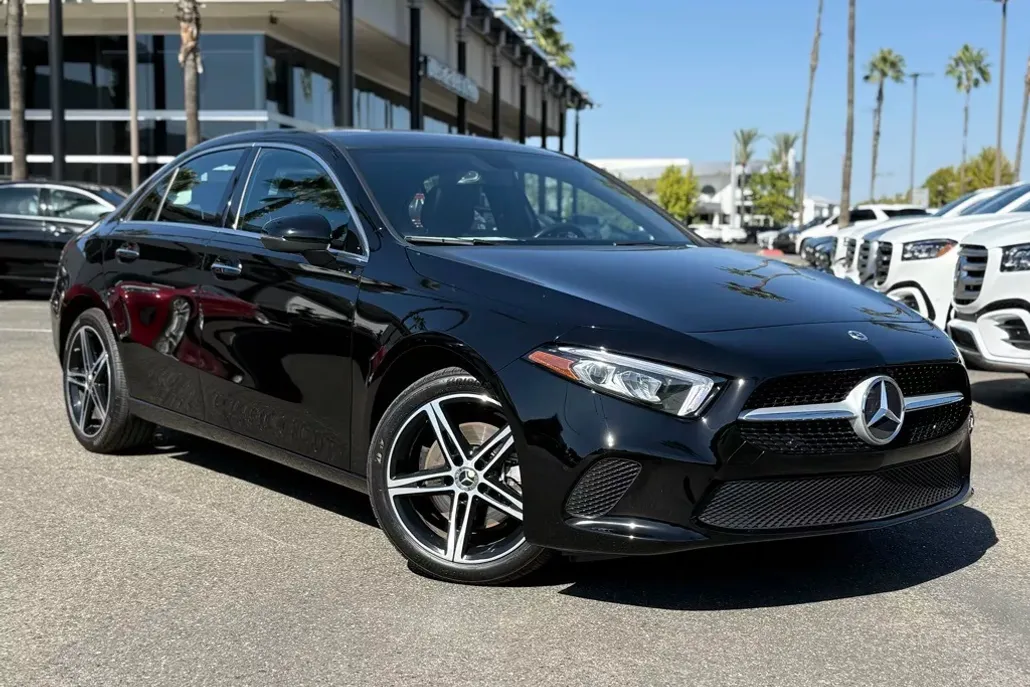 2022 Mercedes Benz A 220 photo 1
