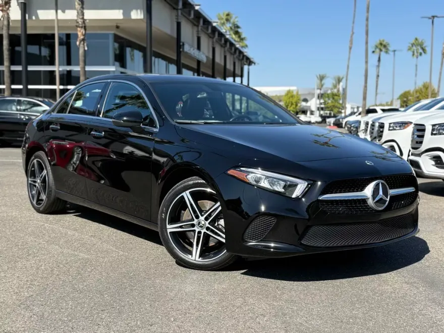 2022 Mercedes Benz A 220 photo 1