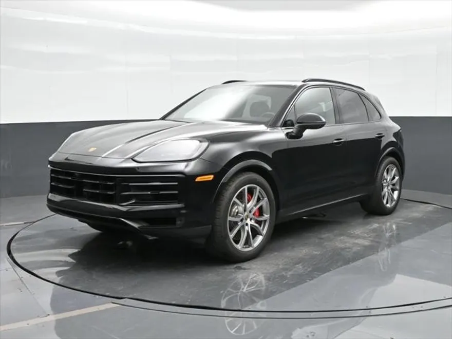 2024 Porsche Cayenne S photo 1