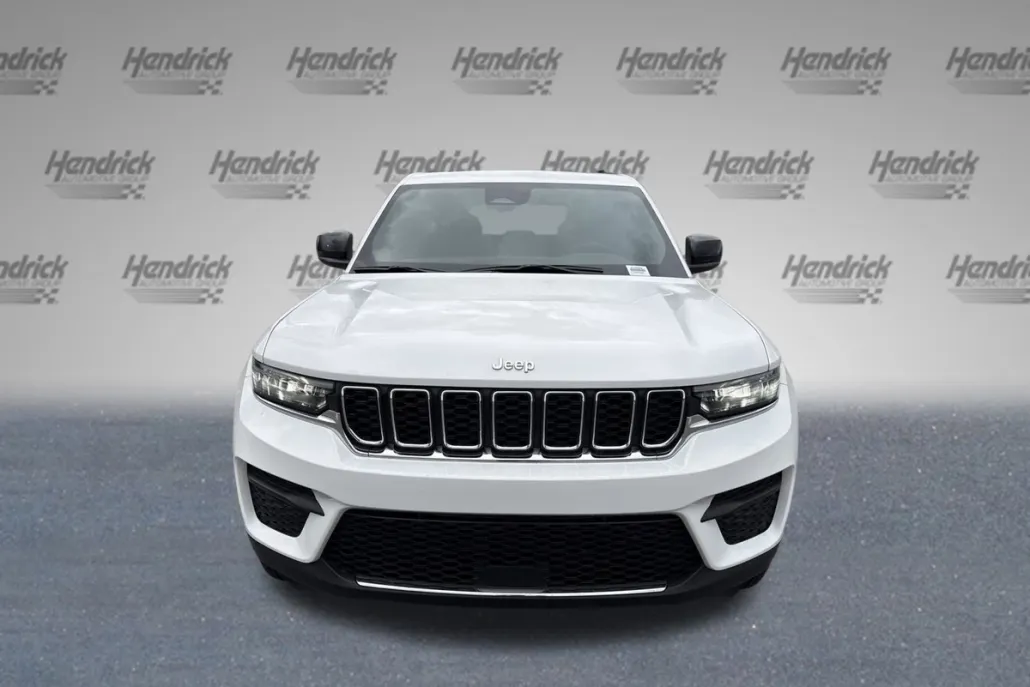 2025 Jeep Grand Cherokee Laredo photo 1
