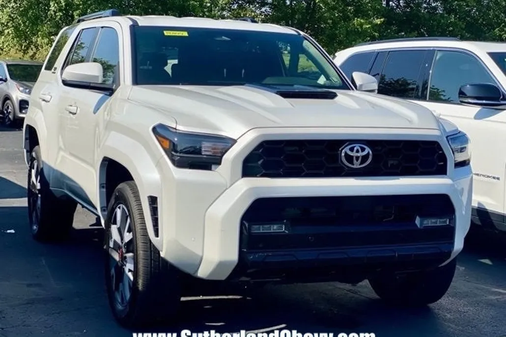 2025 Toyota 4Runner SR5 photo 1