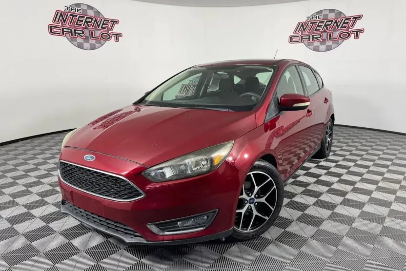 2017 Ford Focus SEL photo 1