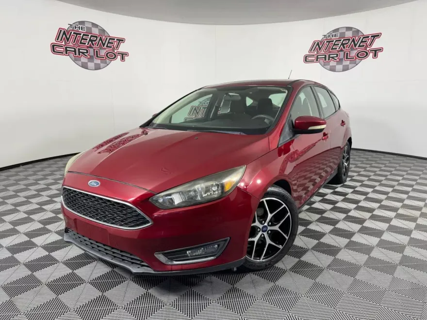 2017 Ford Focus SEL photo 1