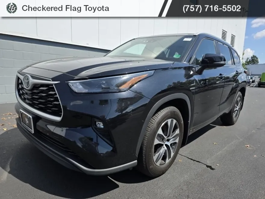 2023 Toyota Highlander XLE photo 1