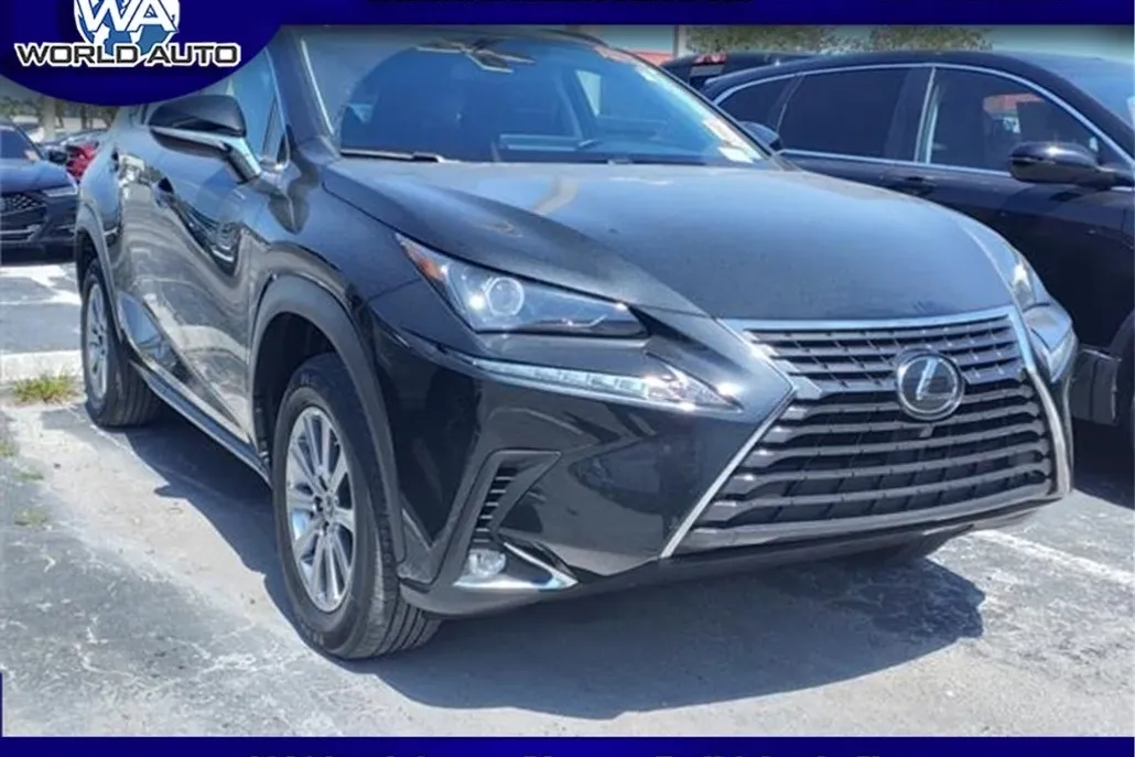 2021 Lexus NX 300 photo 1