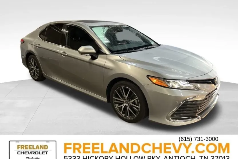 2023 Toyota Camry Hybrid XLE photo 1