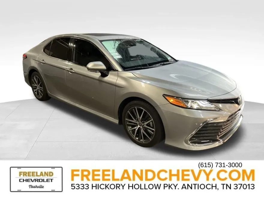 2023 Toyota Camry Hybrid XLE photo 1