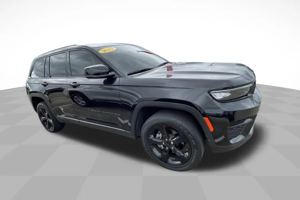 2022 Jeep Grand Cherokee Altitude photo 1