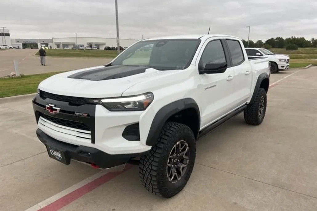2023 Chevrolet Colorado ZR2 photo 1