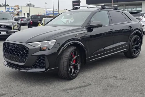 2025 Audi RS Q8 photo 2