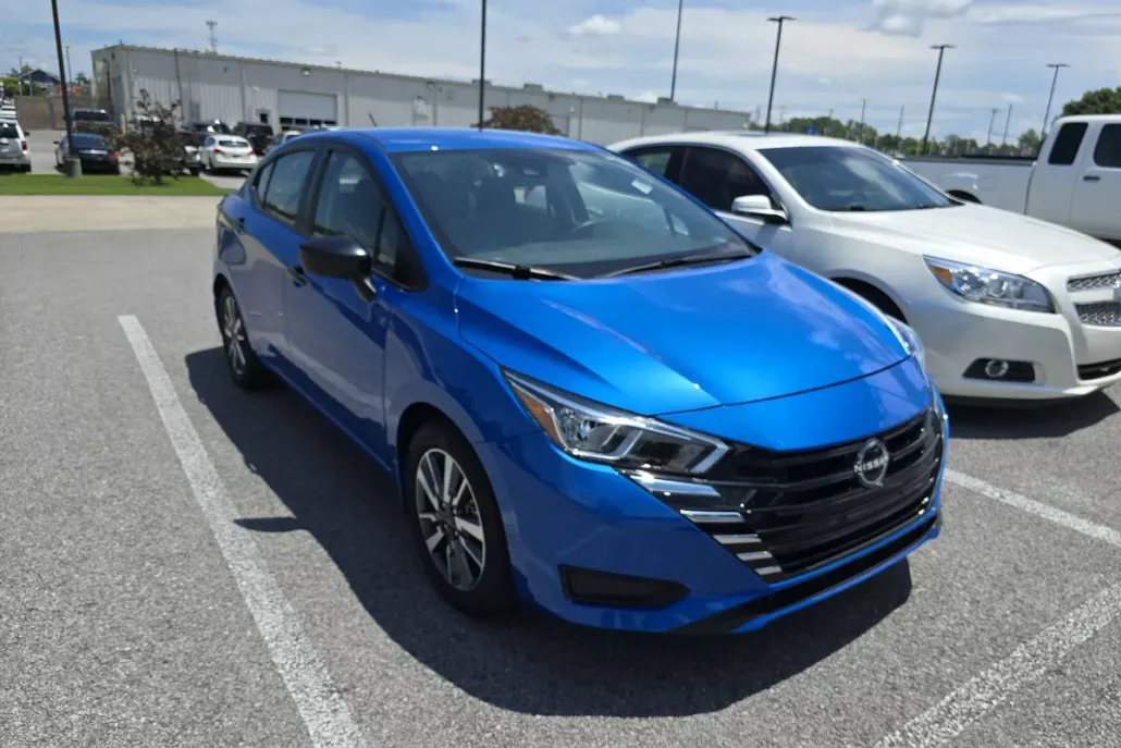 2024 Nissan Versa S photo 1