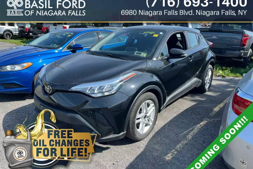 2021 Toyota C-HR LE photo 1