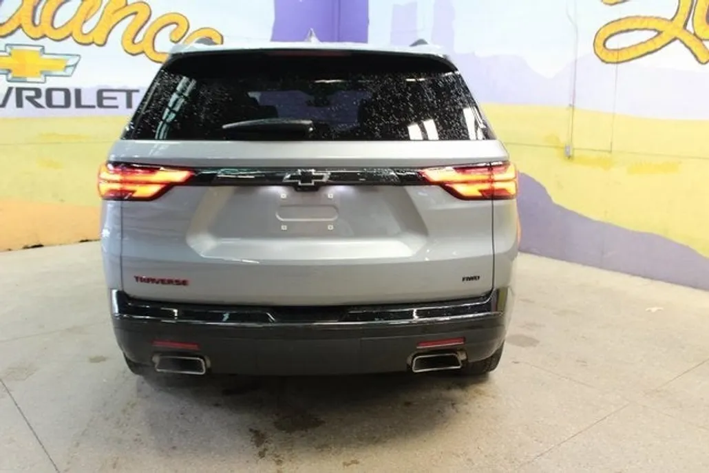 2023 Chevrolet Traverse Premier photo 1