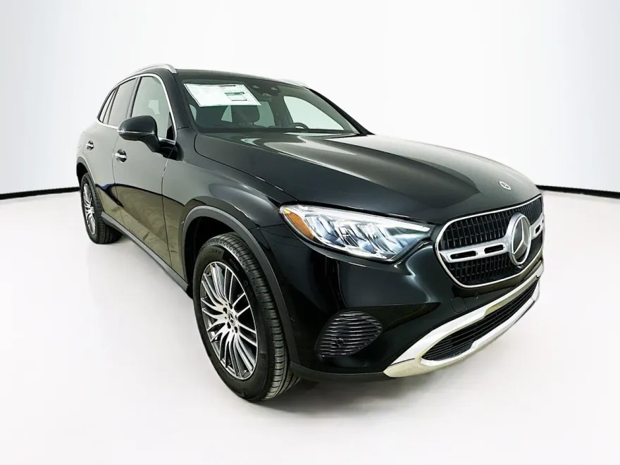 2025 Mercedes Benz GLC 300 4MATIC photo 1