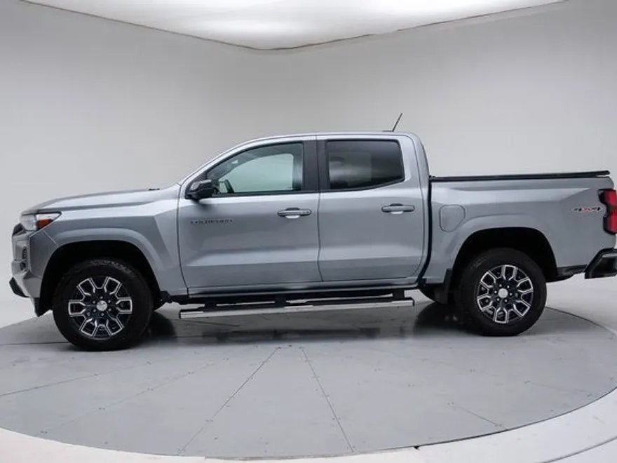 2023 Chevrolet Colorado LT photo 1
