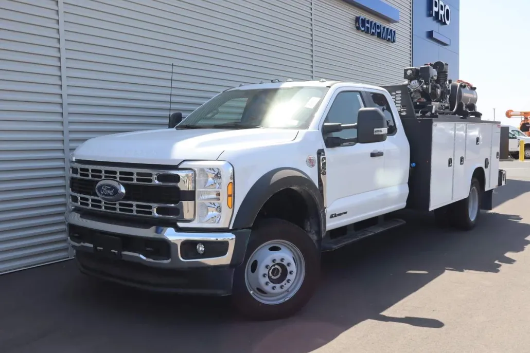 2025 Ford F-450 photo 1
