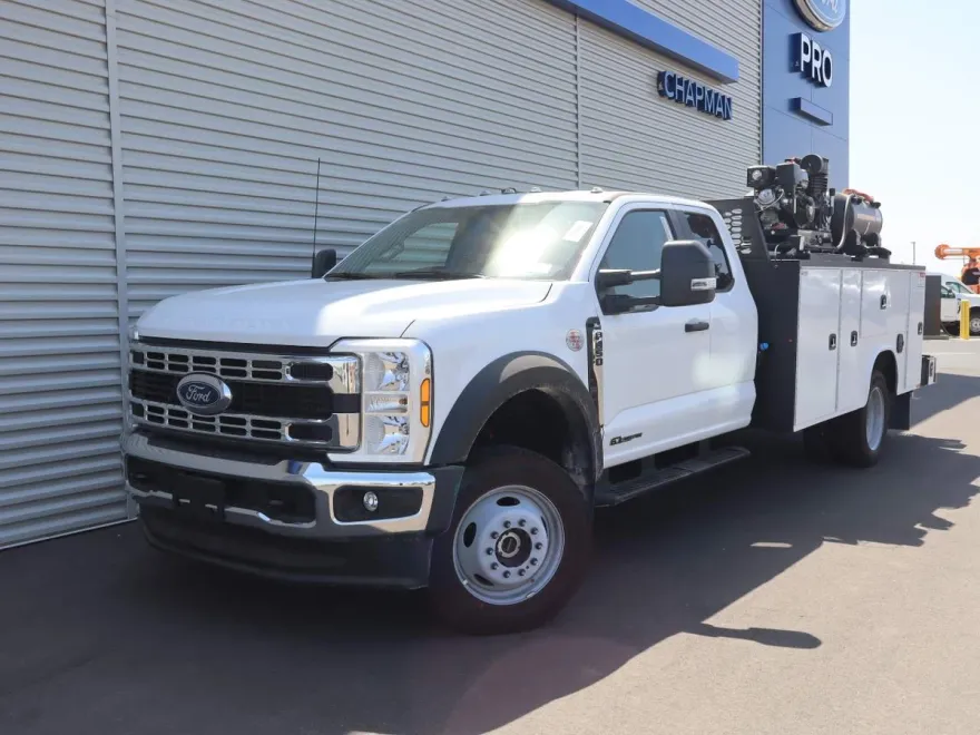 2025 Ford F-450 photo 1