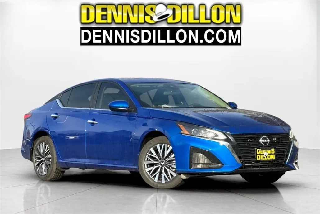 2025 Nissan Altima SV photo 1