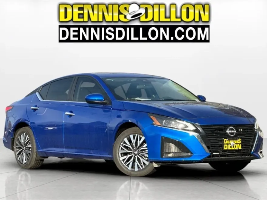 2025 Nissan Altima SV photo 1