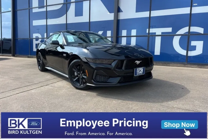 2025 Ford Mustang GT photo 1