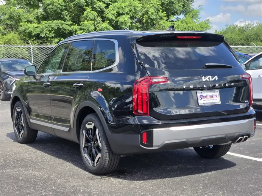 2025 Kia Telluride S photo 1