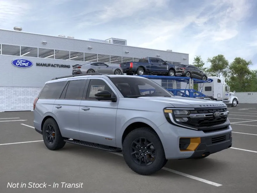 2025 Ford Expedition photo 1