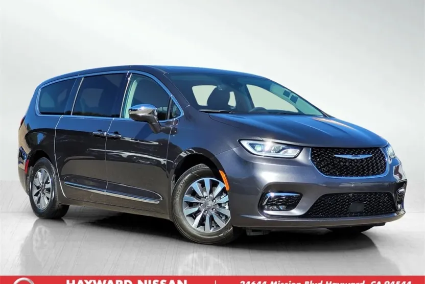 2022 Chrysler Pacifica Hybrid Limited photo 1