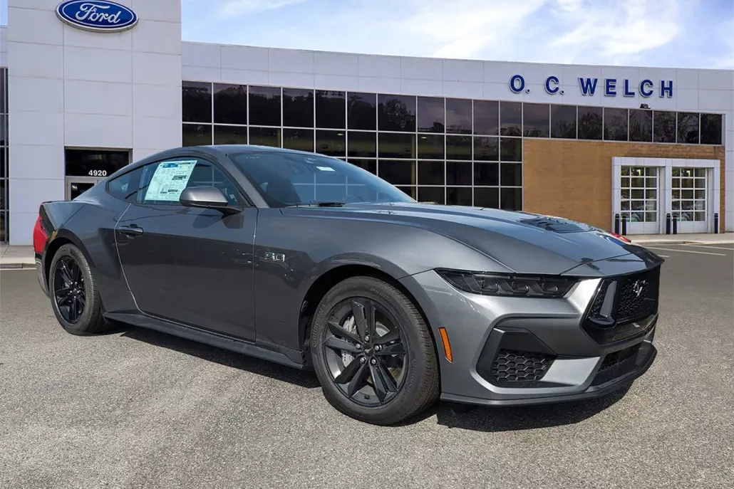 2025 Ford Mustang GT photo 1