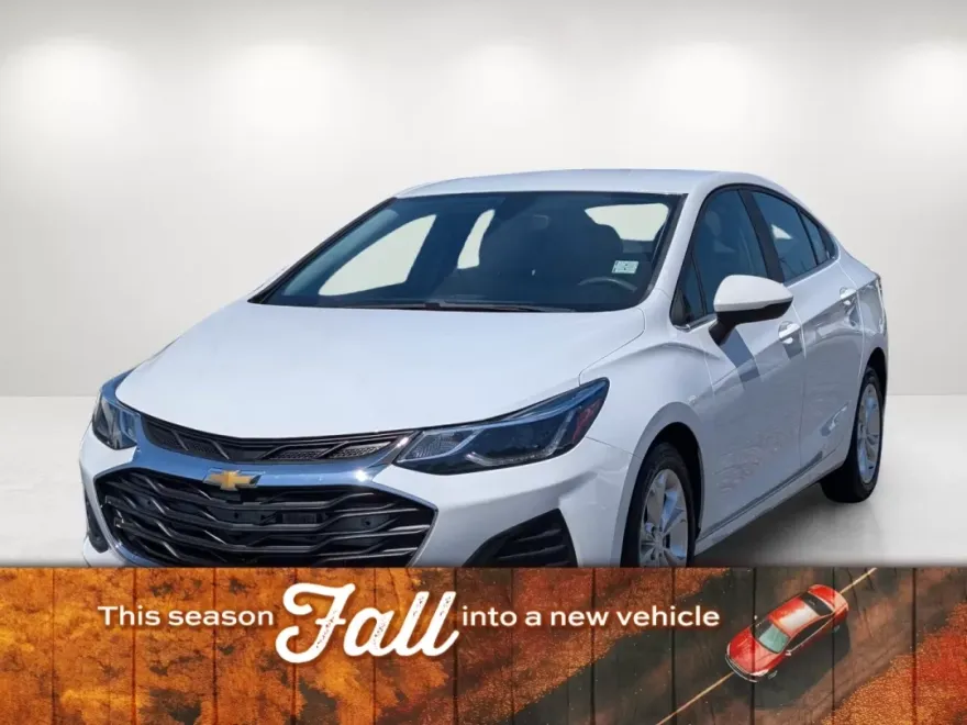 2019 Chevrolet Cruze LT photo 1