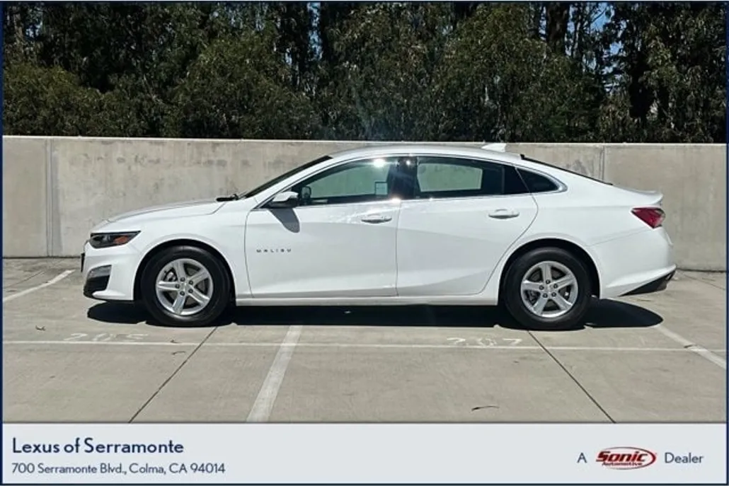 2022 Chevrolet Malibu 1LT photo 1
