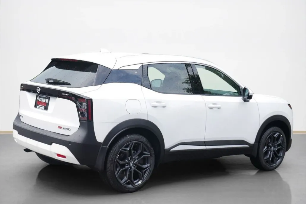 2025 Nissan Kicks SR photo 1