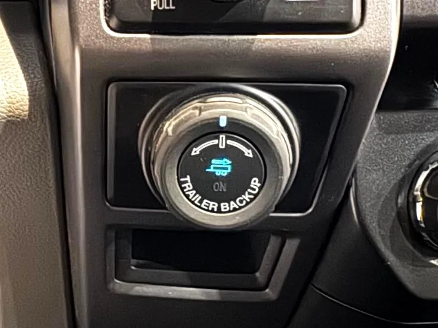 2016 Ford F-150 XLT photo 32