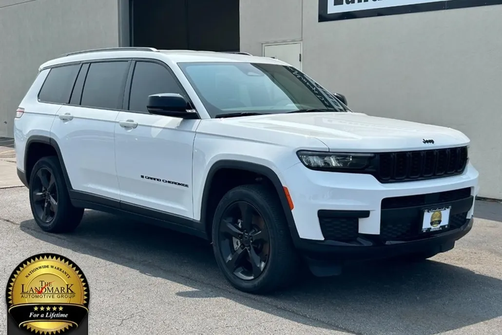 2023 Jeep Grand Cherokee Altitude photo 1