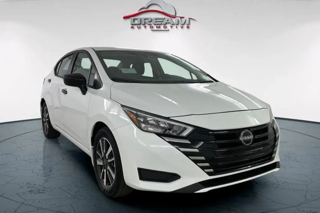 2025 Nissan Versa S photo 1