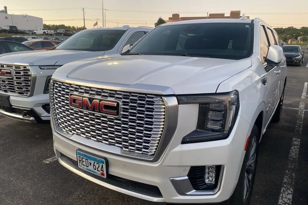 2023 Gmc Yukon XL Denali photo 1